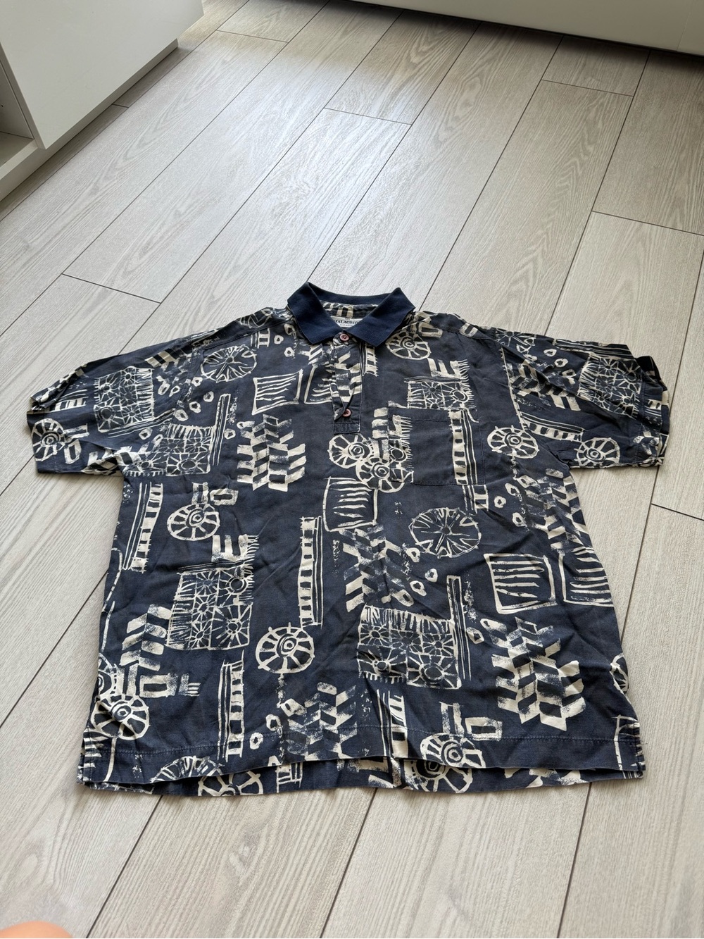 Malagrida vintage Italy tee geometric Henley short sleeve men’s large blue vacay